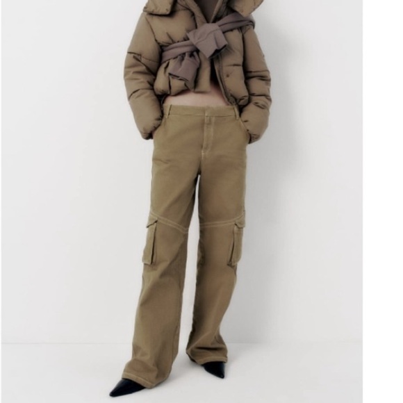 Mid-rise pants with side pockets and leg and back patch pockets Size XS - Picture 2 of 12